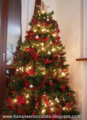 Il mio albero di Natale col nastro scozzese! Poi prometto che non ne parlo più!