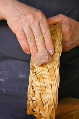 I crustuli, turdilli o cannaricoli calabresi, gnocchi di pasta al vino fritti e passati nel mosto cotto I crustuli, turdilli o cannaricoli calabresi, gnocchi di pasta al vino fritti e passati nel mosto cotto