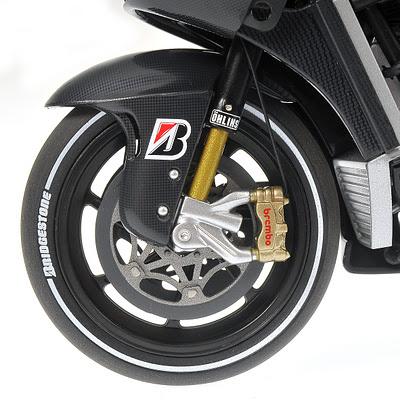 Ducati D16 V.Rossi Test 2011 L.E. 4999 pcs by Minichamps