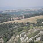 panorama delle crete senesi i calanchi e monte oliveto asciano