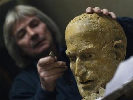 La statua di Steve Job sarà inaugurata il 21 Dicembre a Budapest ecco a voi le foto