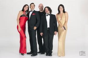 Francesca Ceci, Greg, Mauro Mandolini, Lillo, Vania Della Bidia foto di Carlotta De Luca Lillo&Greg;, buona la Prima