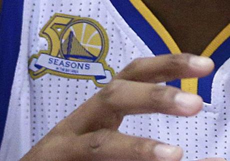 Basket, Nba: ecco il nuovo patch di Golden State. Celebra le 50 stagioni nella Baia di San Francisco