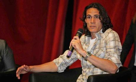 Rapina a mano armata, colpito Cavani. Rapina a mano armata, colpito Cavani.