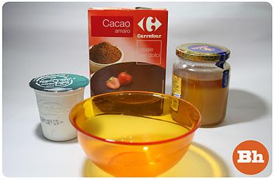 Maschera viso al cacao, nutriente e illuminante.