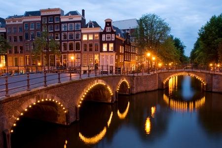 Amsterdam canale illuminato E perché no, un Natale ad Amsterdam?