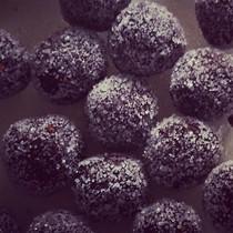 Food blogger per un giorno : gli auguri con i cioccolatini fatti in casa. Food blogger per un giorno : gli auguri con i cioccolatini fatti in casa.