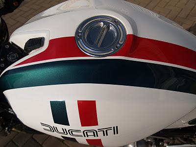 Ducati Monster 900 Cafe Racer