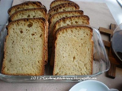 Fette biscottate con licoli e buon anno nuovo