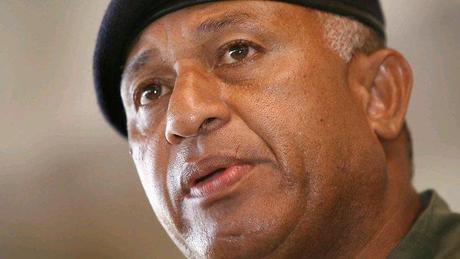 Sarà tolta alle Fiji la legge marziale (era in vigore dall’aprile 2009, dopo un colpo di stato) Sarà tolta alle Fiji la legge marziale (era in vigore dall’aprile 2009, dopo un colpo di stato)