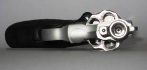 sw Tentate rapine, armi da fuoco, morti e feriti.