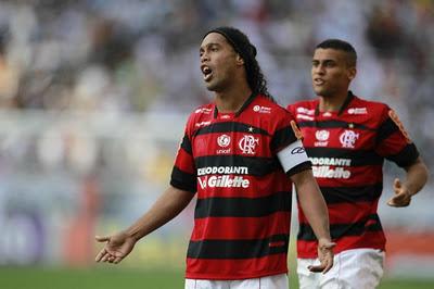 Ronaldinho soffre d'insonnia cronica e dorme invece di allenarsi nel Flamengo