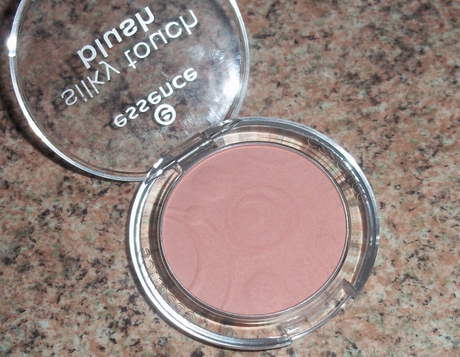 Essence silky touch blush n.10 Adorable