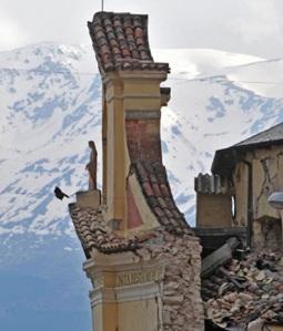 L’Aquila, il miracolo che non c’è