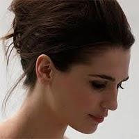 Anche in autunno... tiratevi su !  prosegue la moda dello chignon !