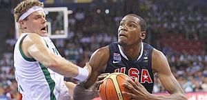 Kevin Durant da 22 punti contro la Slovenia. Reuters