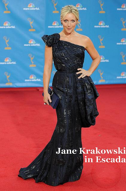 jane-krakowski-emmys-red-carpet-05