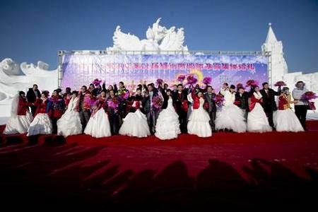 10 coppie si sposano nei ghiacci2 Curiosità: Cina, matrimoni in gruppo nei ghiacci | Foto