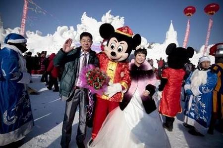 10 coppie si sposano nei ghiacci 12 Curiosità: Cina, matrimoni in gruppo nei ghiacci | Foto