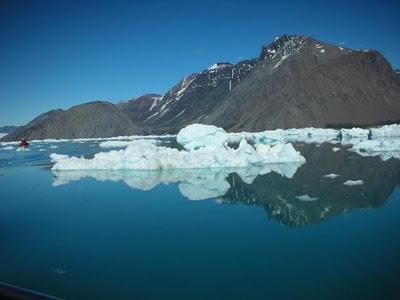 Narsarsuaq e Eqi Glacier, la purezza del ghiaccio groenlandese. Narsarsuaq e Eqi Glacier, la purezza del ghiaccio groenlandese.