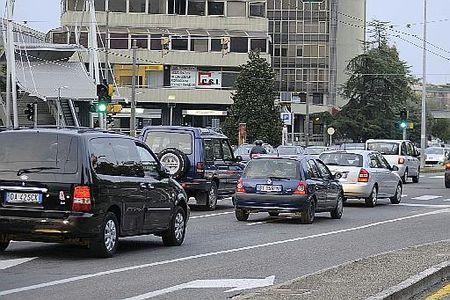 traffico blocco macchine traffico blocco macchine Milano: Traffico e Code, scuole riaperte