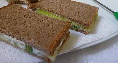 sandwich con cetriolo