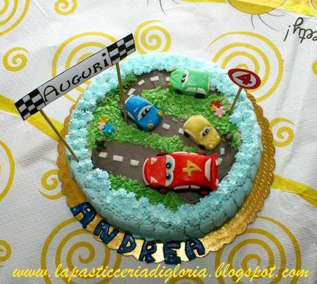 Torta decorata ispirata a Cars