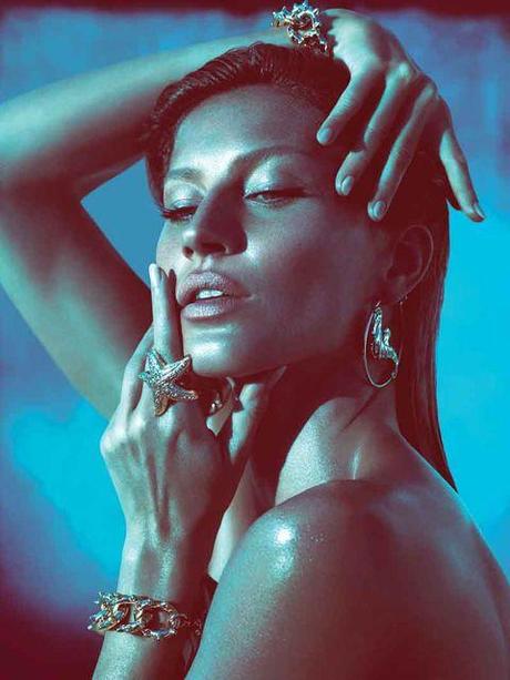 Full Versace SS12 Ad Campaign with Gisele Bündchen by Mert & Marcus Full Versace SS12 Ad Campaign with Gisele Bündchen by Mert & Marcus