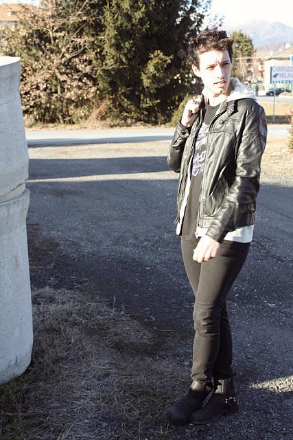 Inesplorati tubi di cemento. Inesplorati tubi di cemento.