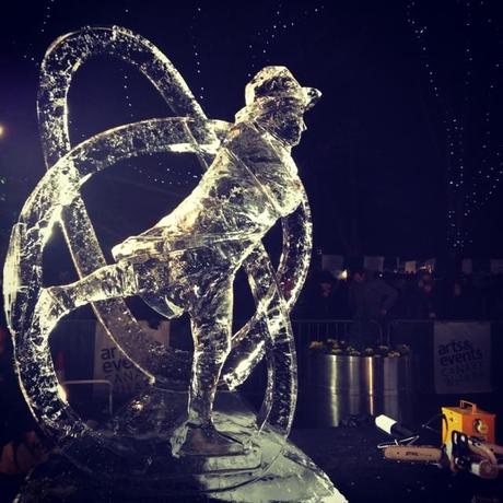 Statue di ghiaccio a Canary Wharf – Londra 20120115-121153.jpg