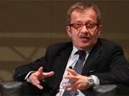 Ieri sera da Fabio Fazio c’era Roberto Maroni, in versioni soft. Ha ricevuto anche degli applausi. Quando un boia passa per martire.