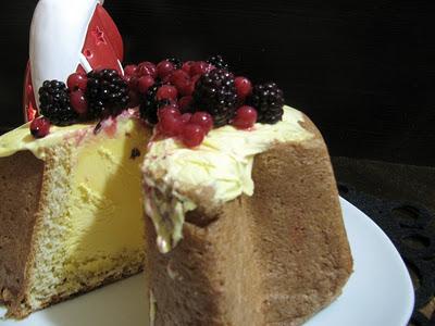 E' DENTRO A QUESTO CHE, CHE SBOCCIA IL MONDO INTERO - SEMIFREDDO DI PANDORO AI FRUTTI DI BOSCO CON MASCARPONE