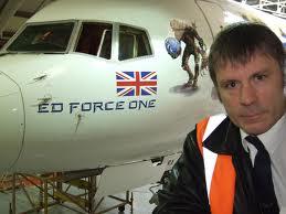 Iron Maiden - Vuoi imparare a volare con Bruce Dickinson? Oggi puoi (video)