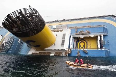Rimborsi ai passeggeri della Costa Concordia costa 450x300 Rimborsi ai passeggeri della Costa Concordia