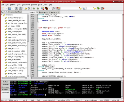 Kile è un ottimo editor integrato per LaTeX su piattaforma Linux, semplice ed intuitivo.