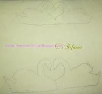 Cuori di crema pasticcera agli albumi e cigni di meringa francese e scatolina in abaca Cuori di crema pasticcera agli albumi e cigni di meringa francese e scatolina in abaca