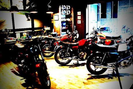 RETRO' Vintage Lifestyle & Motors RETRO' Vintage Lifestyle & Motors