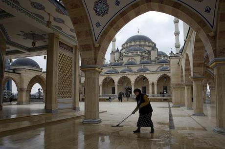 CECENIA: Mosca favorisce l’islamizzazione, e l’ignoranza