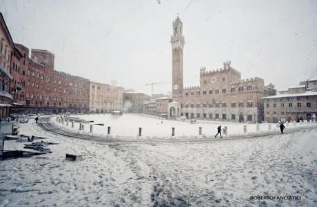 nevica siena piazza del campo febbraio 2012 roberto panciatici