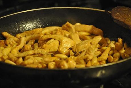 Bocconcini di pollo caramellati alla soia, in 15 minuti.