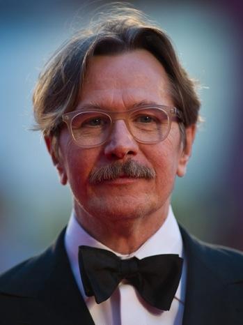 Gary Oldman opposto a Dominic Cooper in Motor City