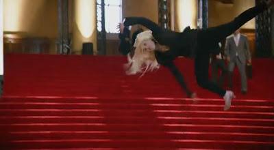 Promo per The Voice: Christina Aguilera è una roteante guerriera