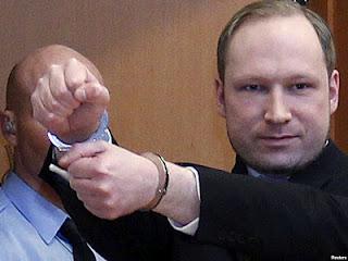 Oslo:Breivik,il killer della strage di Utoya, rimarrà in carcere fino all'inizio del processo