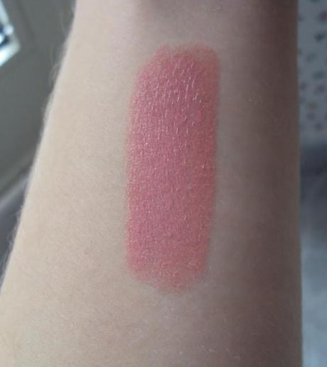 Review - Mac Creme Cup lipstick