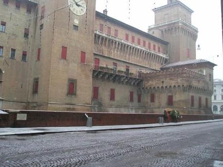 Castello estense sotto la neve  - FERRARA - inserita il 05-Jul-07