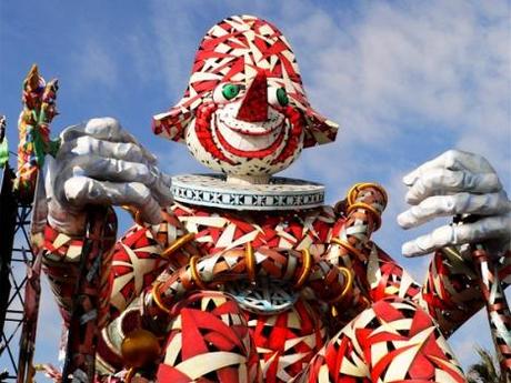 Scegli la tua maschera! Una notte con ingresso allo spettacolare Carnevale di Viareggio