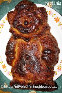 Torta di pane, mandorle e cioccolata al profumo di amaretto, senza lievito e farina