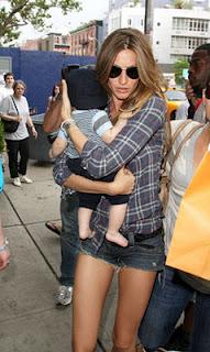 Celebrity Hottest Mum: Jessica Alba, Madonna , Halle Berry ?