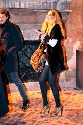 ILARY BLASI IN STILE LEOPARDO