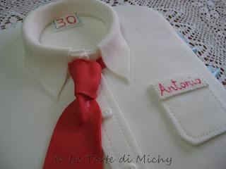 Torta 30° compleanno in camicia e cravatta